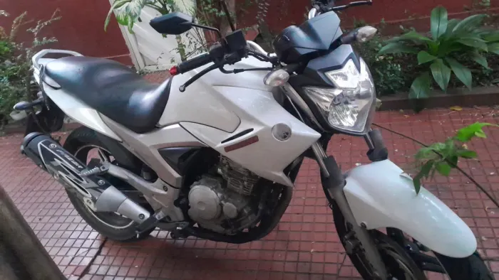 VENDO ESSA MOTO YAHAMA