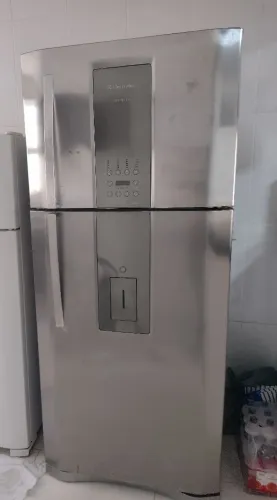 Geladeira PRECISA COLOCAR GÁS