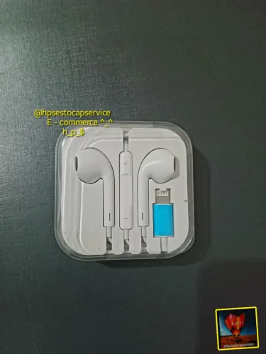 Fone de ouvido Apple com conector Lightning