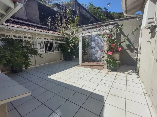 Casa para Venda em Florianópolis, José Mendes, 3 dormitórios, 2 suítes, 3 banheiros, 3 vag