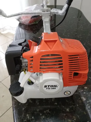 ROÇADEIRA A GASOLINA PROFISSIONAL STIHL FS 380 2,7CV 2 TEMPO COM ACESSÓRIOS (NOVA)
