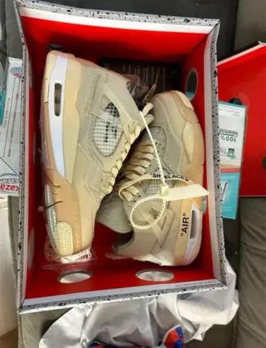 VENDE SE AIR JORDAN 4 OFF-WHITE