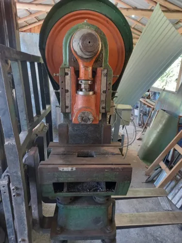 Prensa Excêntrica 15 ton