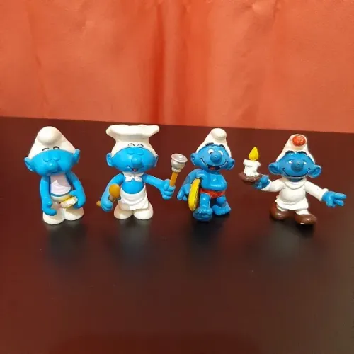 Miniaturas Smurfs Schleich 1980 e Lafig Jakks 2008