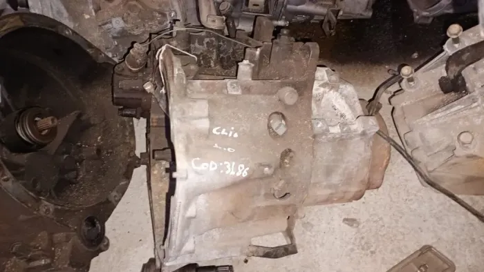 CAIXA DE CAMBIO RENAULT CLIO 1.0 16 TRAMBULADOR EM CIMA