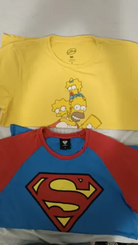 Kit com 2 camisa de personagens tamanho M