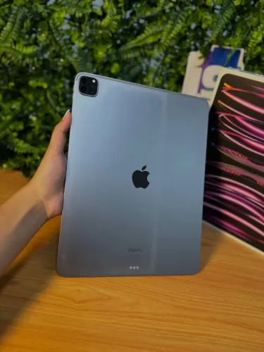 iPad Pro (6° geração) + Magic Keyboard   A2436 Space Gray 12.9? polegadas  128GB  