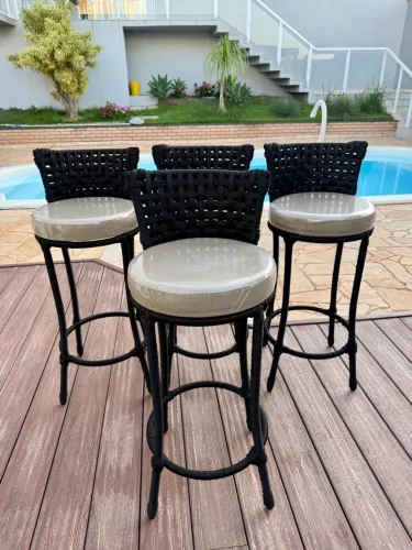 Banquetas Toda revestida em corda náutica preta 460 cada