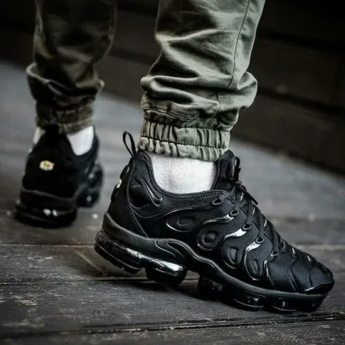 TÊNIS NIKE VAPOR MAX PLUS 