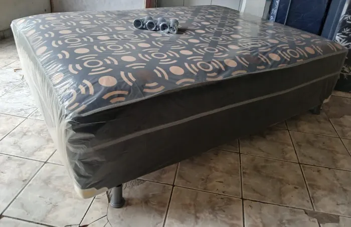 Cama Box Casal Molas Ensacadas Espuma D33