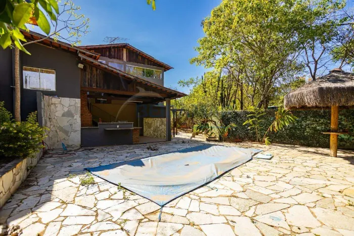 Casa 4 Quartos, 3 Suítes, 2 Vagas Cobertas, Lazer Privativo à Venda no Condomínio Ouro Ver