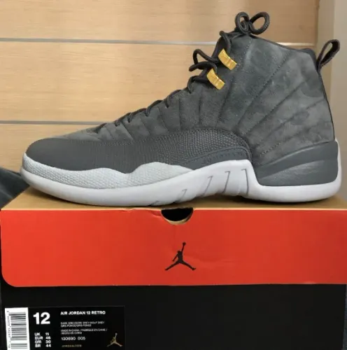 Tênis Air Jordan 12 Retrô Cinza