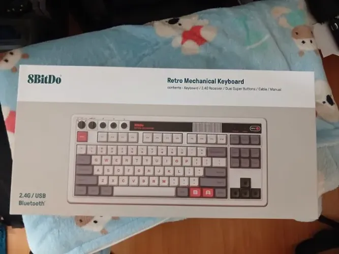 Teclado mecânico 8bitdo Retro Mechanical Keyboard NES Fami - Na caixa!!! 2.4G/USB Bluetoot