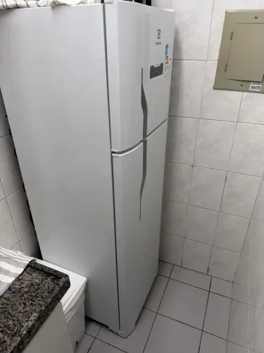 GELADEIRA ELECTROLUX - EXCELENTE ESTADO - FUNCIONANDO PERFEITAMENTE