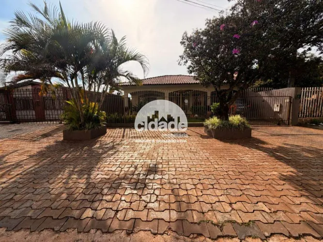 Casa ampla à venda em excelente localização!