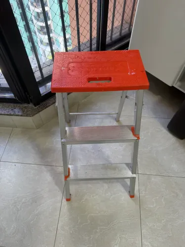 Banqueta Escada Dobrável de Alumínio 2 Degraus