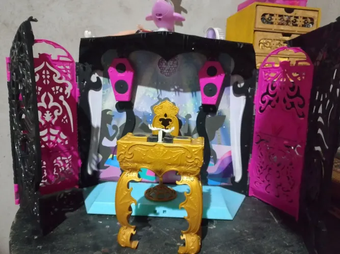Casa de boneca Monsters high