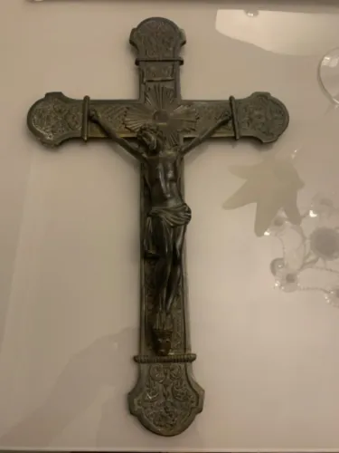 Antiga Escultura De Crucifixo De Parede Em Bronze (Usado)
