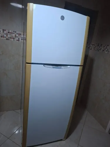 Vendo Geladeira GE, duplex, Frost Free 410 lts