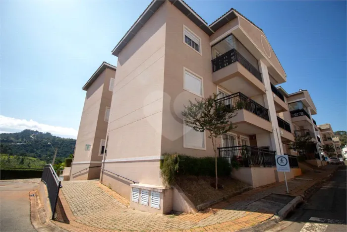 Apartamento para alugar com 2 quartos no condomínio Bella Veneza, São Roque - SP