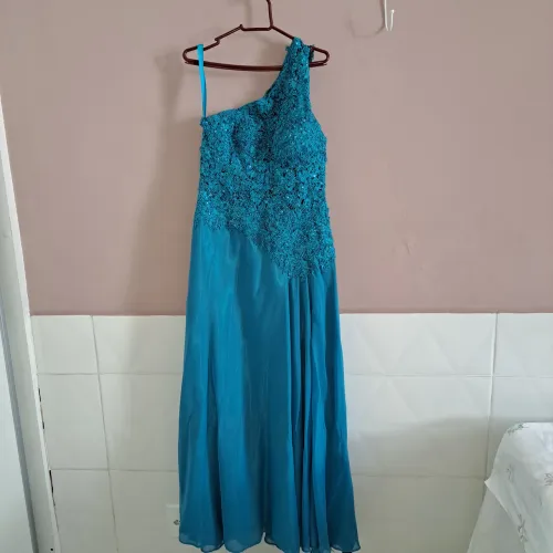 Vestido longo de festa um ombro só