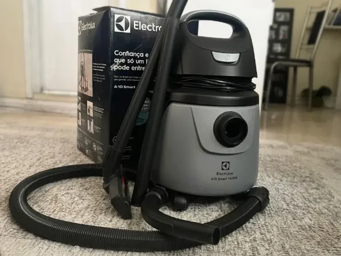 Aspirador de Pó e Água Electrolux A10 Smart 1400W - Seminovo
