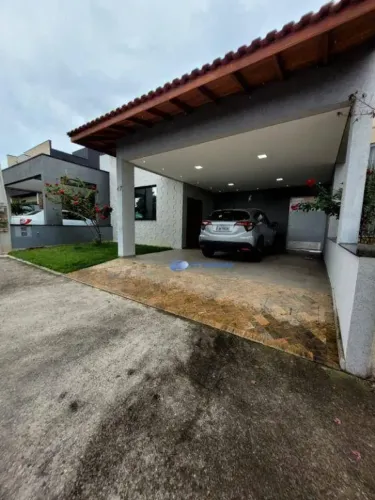 Casa térrea com 3 dormitórios e espaço gourmet no Condomínio Tecoara Taubaté