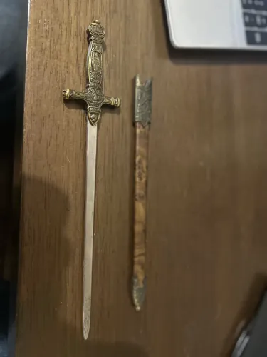 Adaga estilo medieval francesa