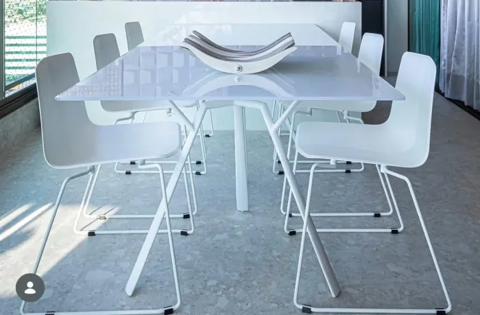 Mesa e 6 cadeiras 