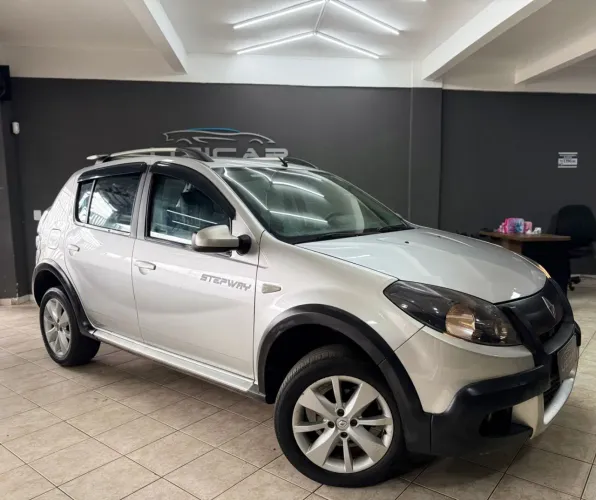 Renault Sandero Privilège Hi-flex 1.6 16V 5P AUT 2013