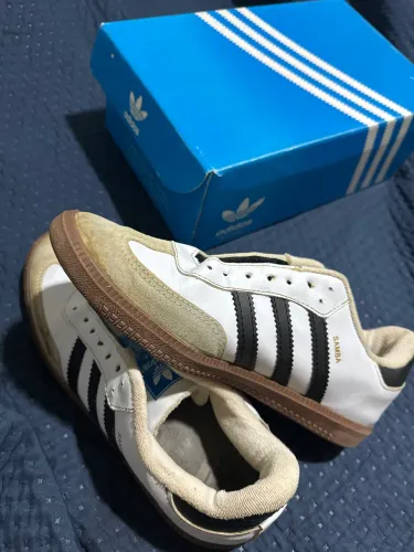 Tênis Adidas Samba Branco e Preto com Caixa e Cadarço - Pouquíssimo Usos