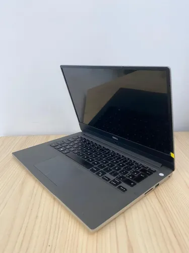 Dell Inspiron 7460 i7 8gb 256 SSD FHD