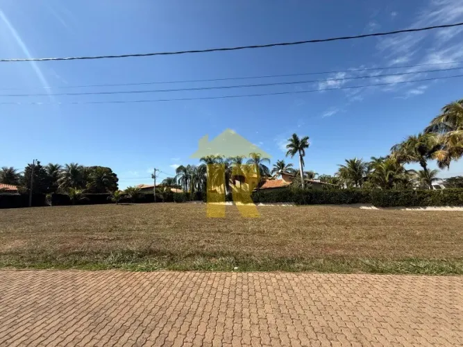 Terreno de 1.600m² no Cond. Enseada Azul II em Fronteira-MG: seu espaço dos sonhos!