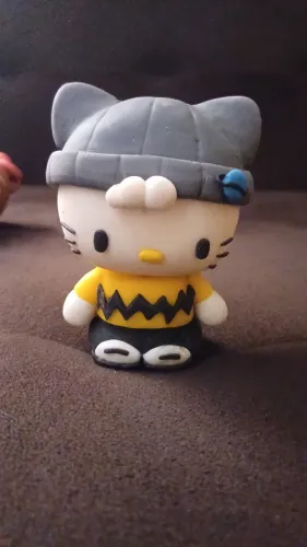 Hello Kitty feito de biscuit, desapego