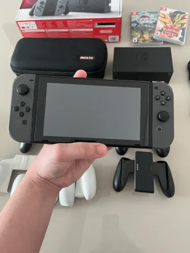 Nintendo Switch + 3 Jogos + Pro Controller