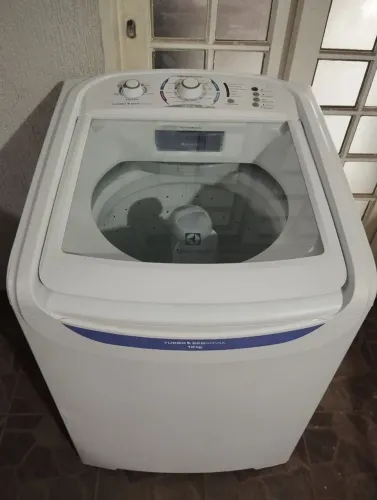 Máquina de lavar roupa Electrolux 15kg Turbo