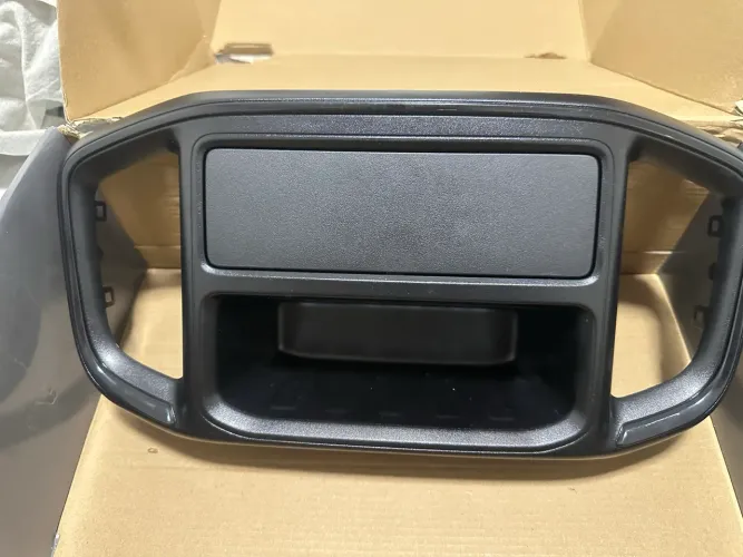 moldura/porta-objetos do painel do Fiat Mobi/ Strada Nova