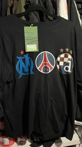 Camiseta Mad Enlatados M-A-D