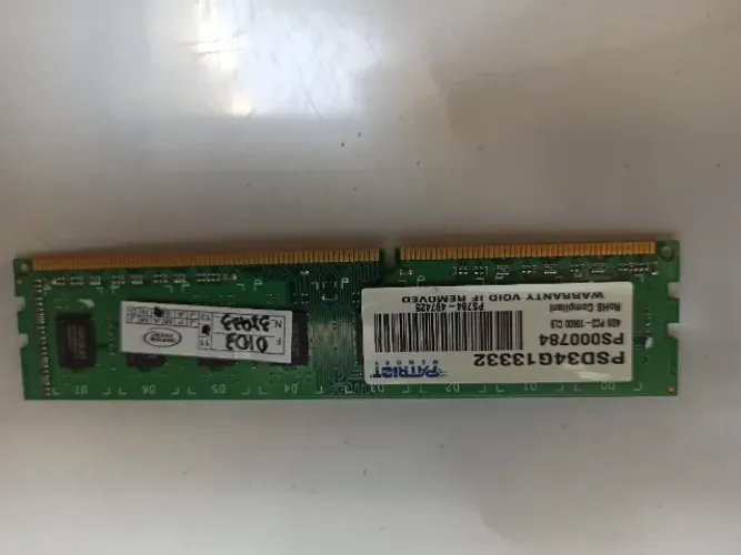 Memória DDR3 4GB PC3 - 10600 CL9