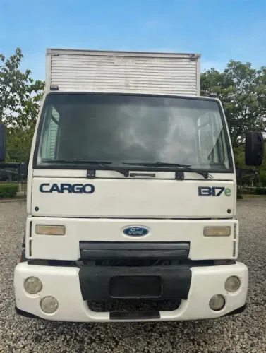 FORD CARGO 1317e 2009 Bau c/ Plataforma