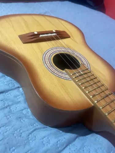 Cavaquinho acústico da marca Roos, modelo Estudante 054
