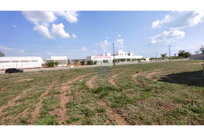 TERRENO DE OPORTUNIDADE AV.NOVO HOSPITAL REGIONAL IPÊ lll