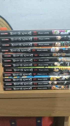 Coleção de mangás Demon Slayer
