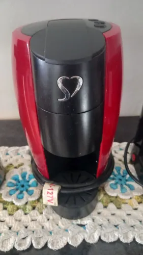 Cafeteira cápsulas três corações