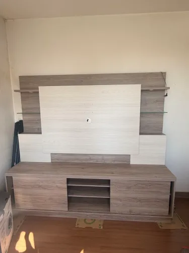Rack com Painel para TV + Prateleiras - Excelente Estado