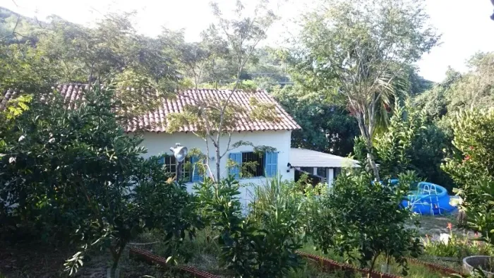 Casa com pomar em Búzios, vista mar, a 500 mts da praia Ferradura, direto de proprietário