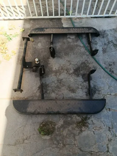 Estribo e engate da F1000
