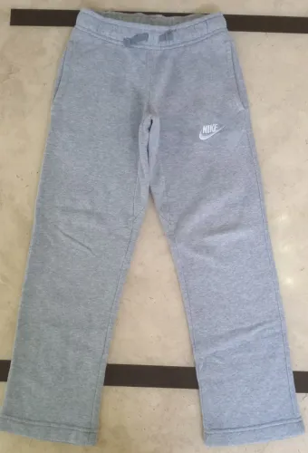Nike tamanho  XS 5 /6 anos Desapego Usado SEMI NOVO Calça Moletom