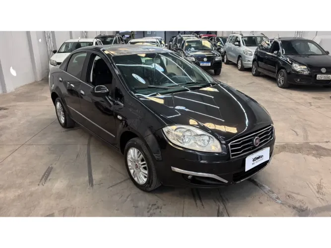 Fiat Linea Essence 1.8 Flex 16V 4P 2015