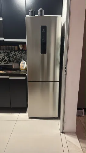 Geladeira inverter Electrolux 
